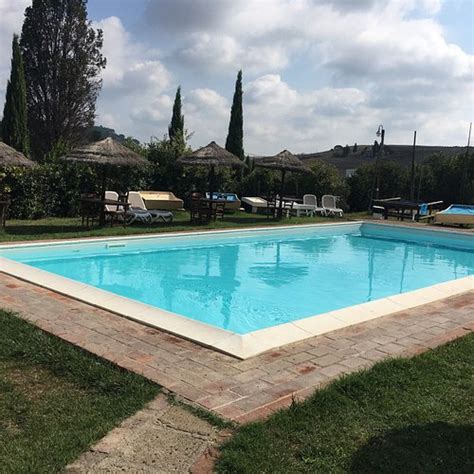 Top Hotels in Lorenzana .